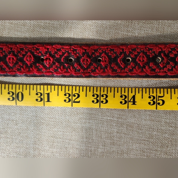 Lucky Brand Leather Belt, with embroidered detail. Red and Black. - Picture 5 of 8